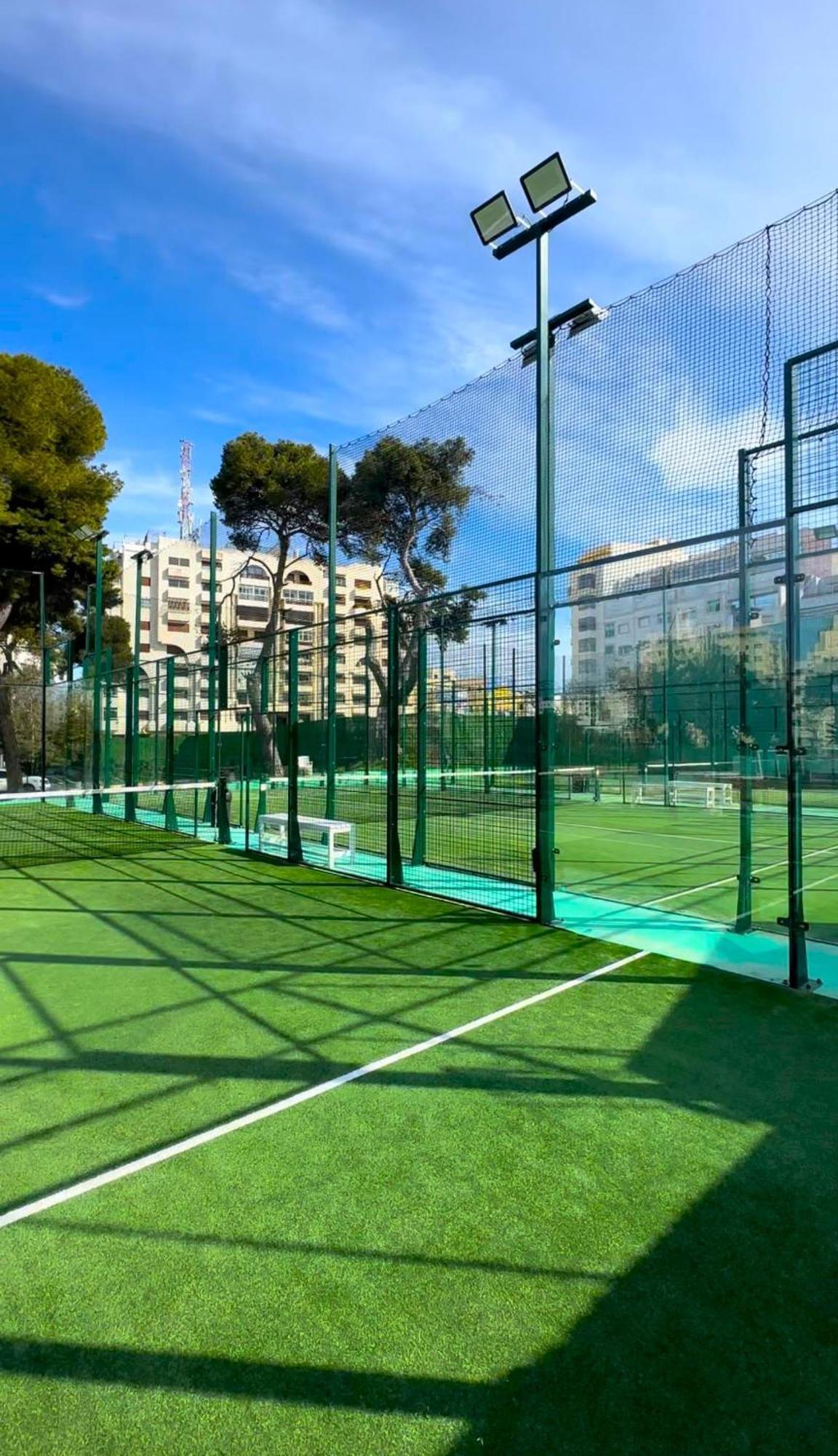 El Minzah Hotel Tanger Kültér fotó A paddle tennis court in Madrid